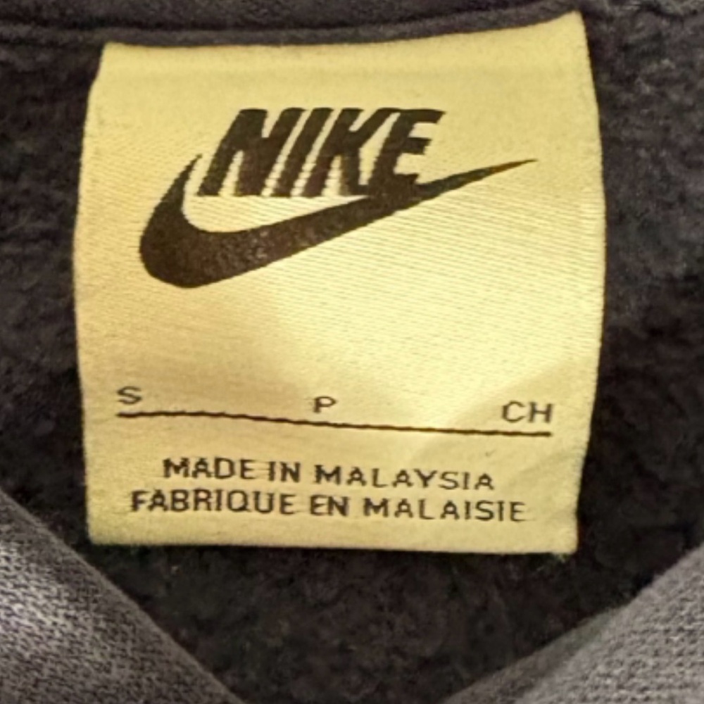 Nike (Embroidered Logo) Hoodie! - Picture 7 of 7